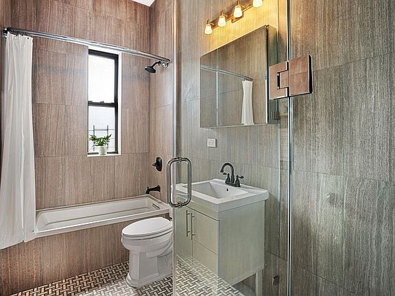 4th image of 4260 Broadway APT 600