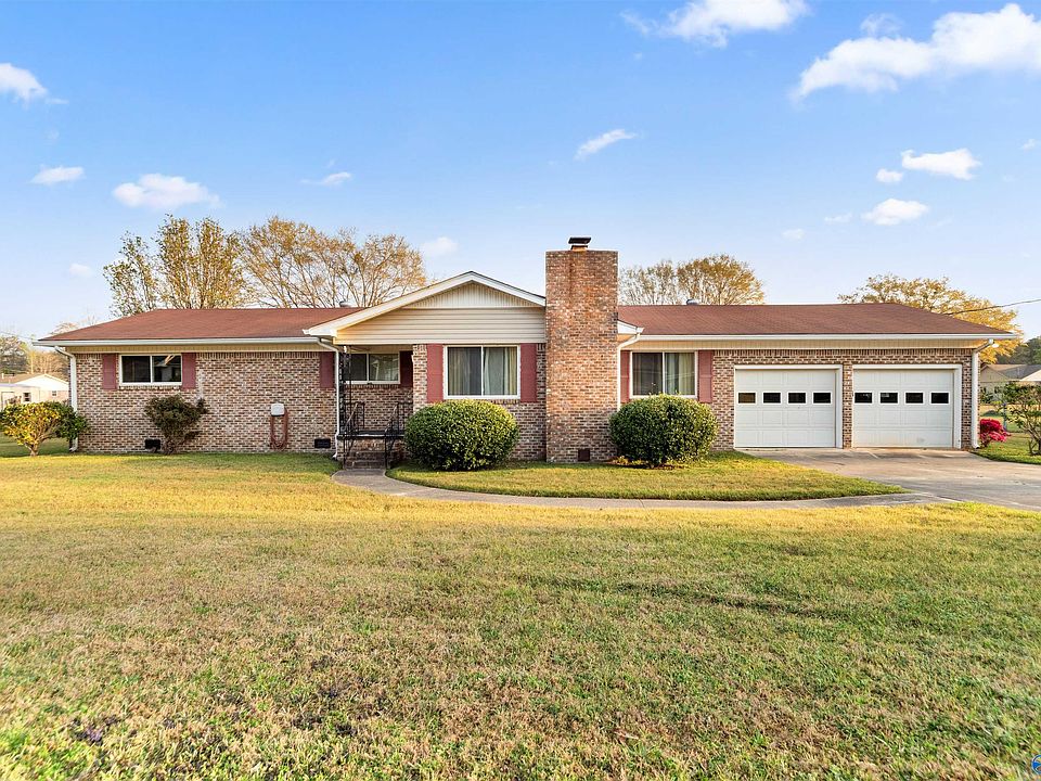 1st image of 2580 Reeves St