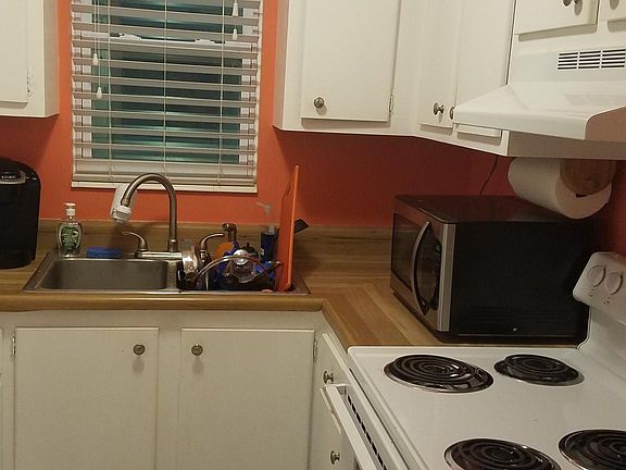 4th image of 350 Taylor Ave APT B3