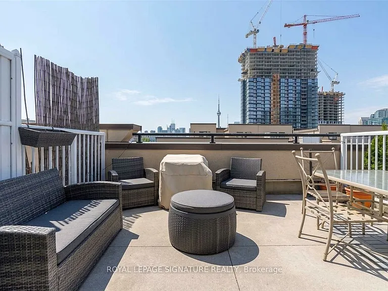 42 Western Battery Rd #704 — Photo 23