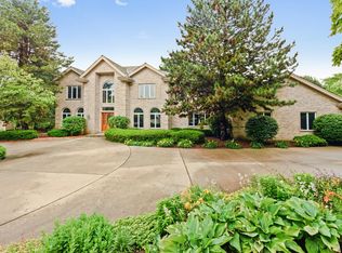 1500 Guthrie Dr, Inverness, IL 60010