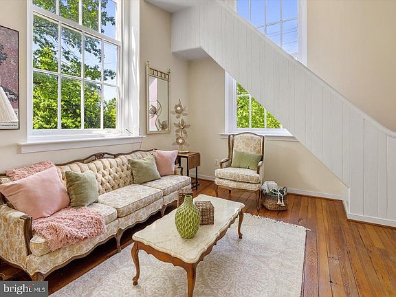 3rd image of 2511 E Broad St #5
