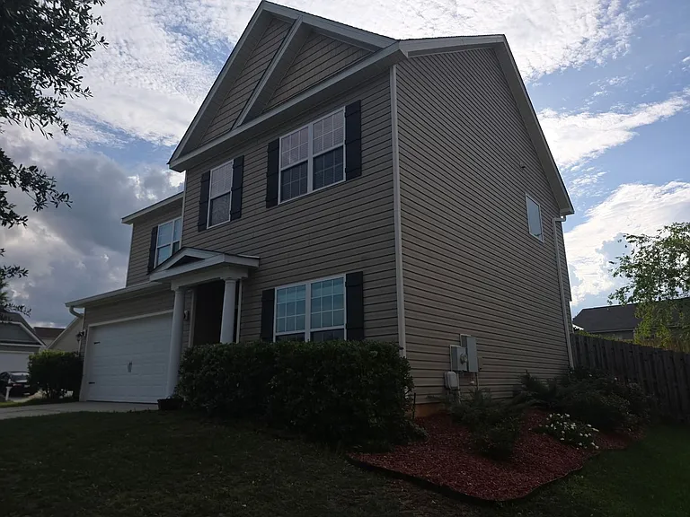 836 Westlawn Dr — Photo 3