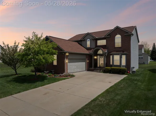 216 Tucker St, Pontiac, MI 48341