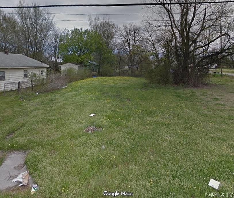 1st image of 1002 N East St