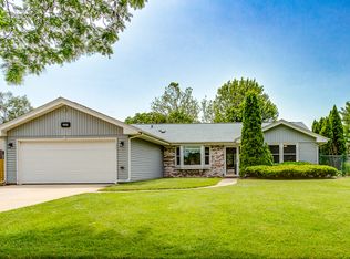 2229 W Weathersfield Way, Schaumburg, IL 60193