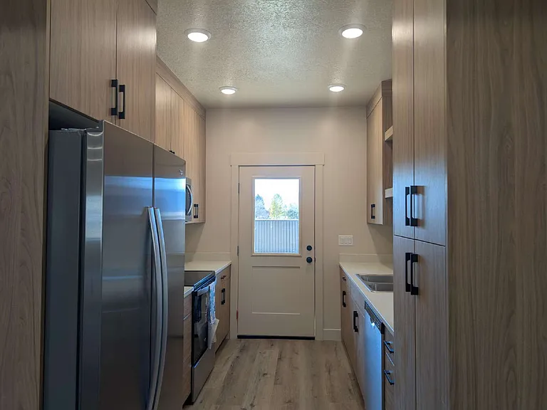 150 E 700 N #7 — Photo 13