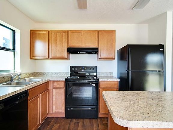 2nd image of 624 Chatham Walk Dr