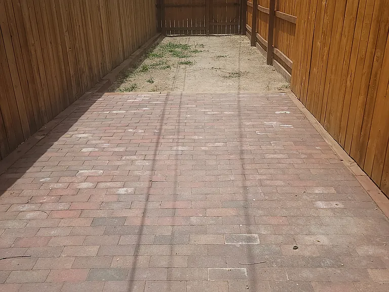 819 Rood Ave #B — Photo 2