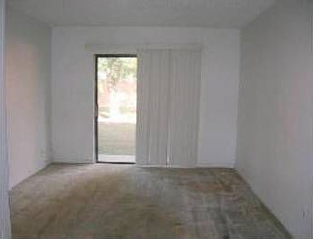 5th image of 4100 Lakeside Dr