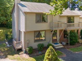 54 Hitching Post Ln #54, Glastonbury, CT 06033