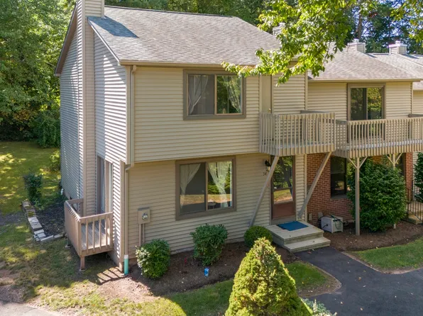 54 Hitching Post Lane #54, Glastonbury, CT 06033