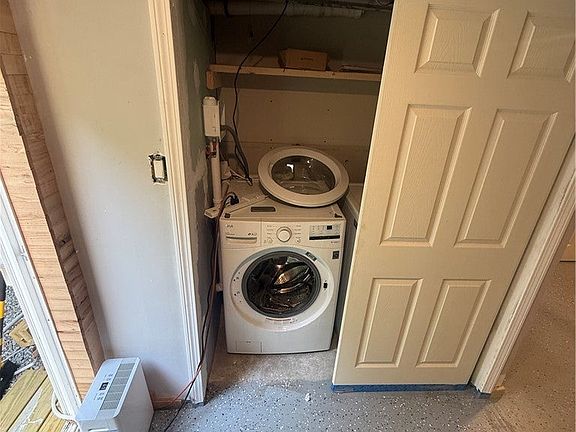 3rd image of 59 Wightman St