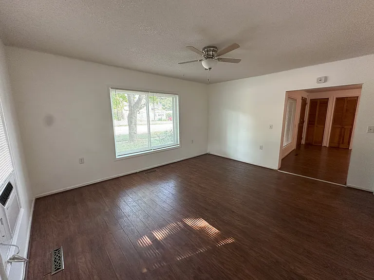 214 W Church St — Photo 25