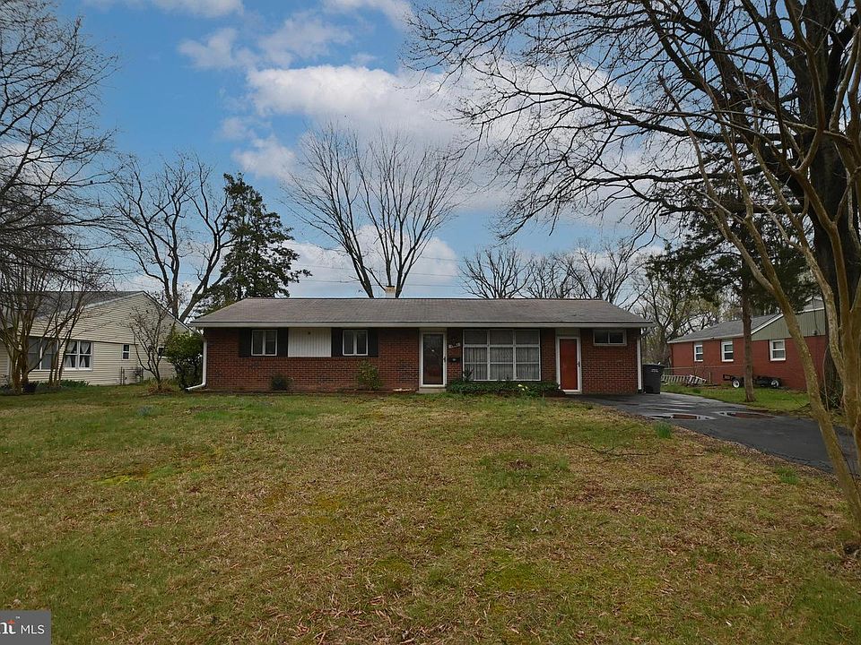 1st image of 5003 Treetop Ln