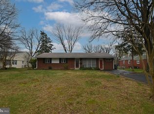 5003 Treetop Ln, Alexandria, VA 22310