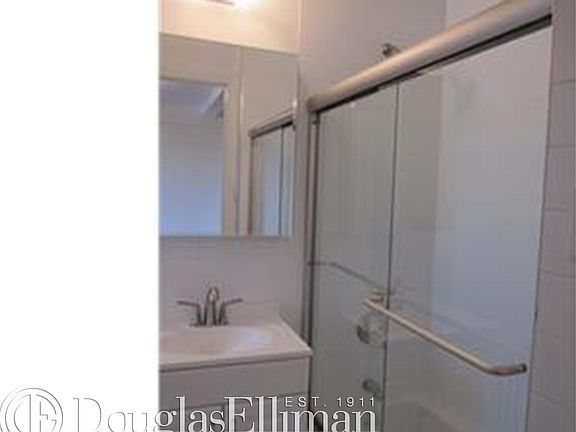 5th image of 309 W 57th St APT 708