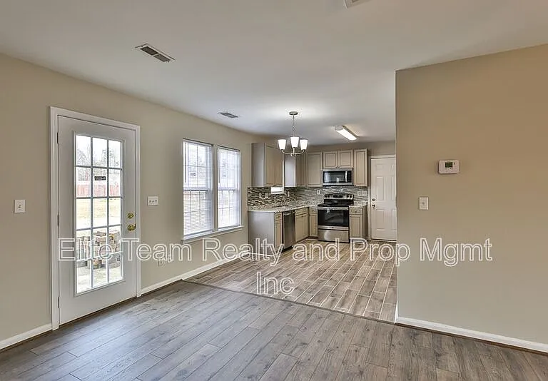 7109 Angela Marie Ct — Photo 4