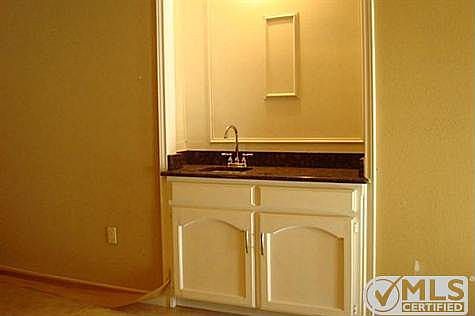 5th image of 4205 Village Green Dr