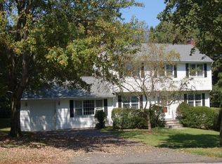 124 Farm Rd, New Canaan, CT 06840