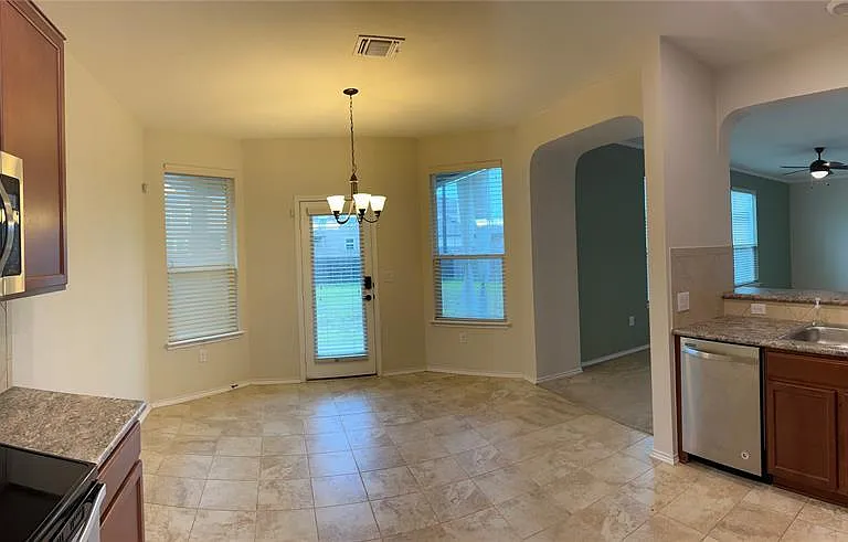 12821 Stoney Ridge Bnd — Photo 10
