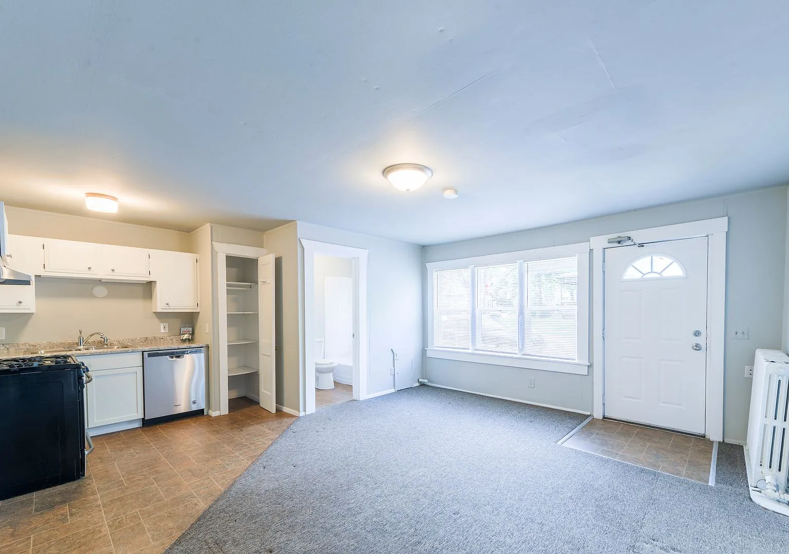 1435 Washington St NE — Photo 4