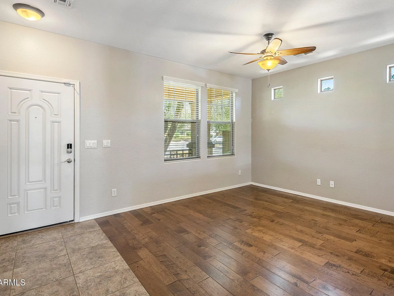 3 bed, 2.0 bath, 1742 sqft, $2,600 — Photo 2