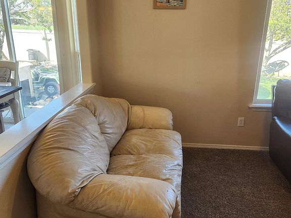 3rd image of 3328 E Star Springs Ave