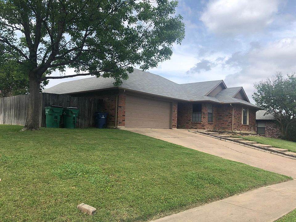 6449 Fairview Dr