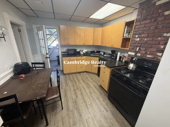 6 7th St #6, Cambridge, MA 02141