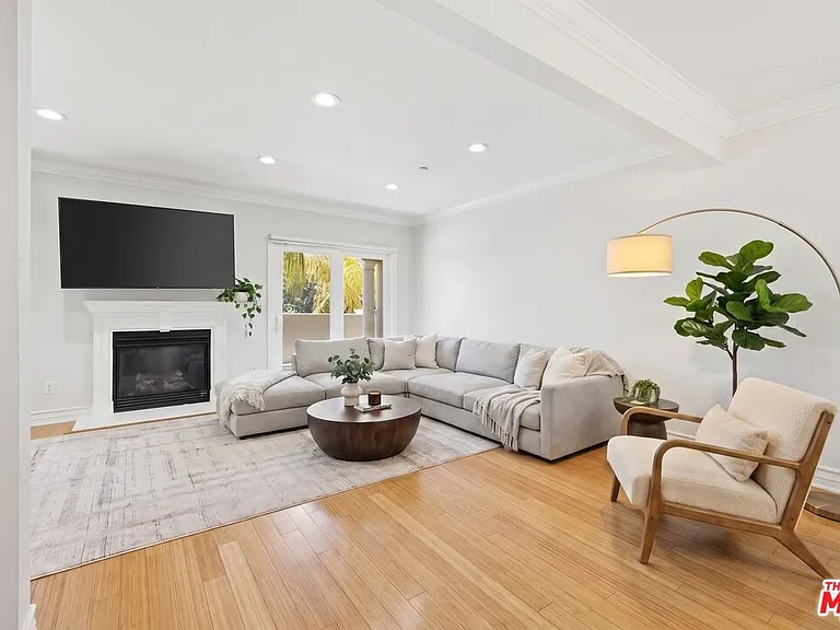1838 Westholme Ave #203 — Photo 1