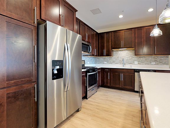 5th image of 4758 N Laramie Ave #410