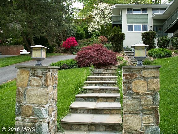 2nd image of 1632 Maddux Ln