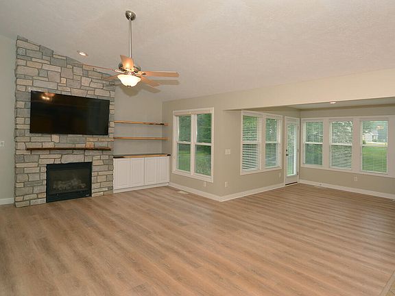 5th image of 1475 Cape Coral Way
