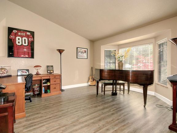 4th image of 1680 Wyndham Way