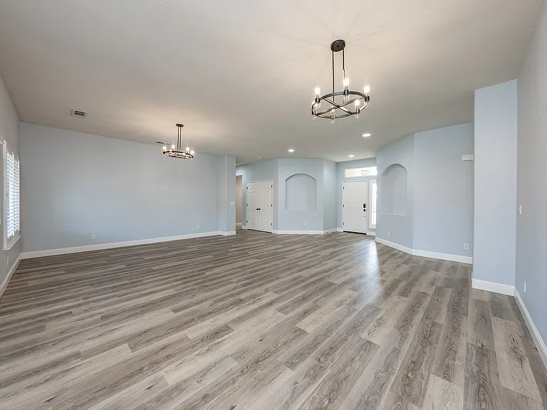 1114 W Pepper Dr — Photo 8