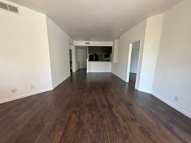Prime Hollywood & West Hollywood Location — Photo 15