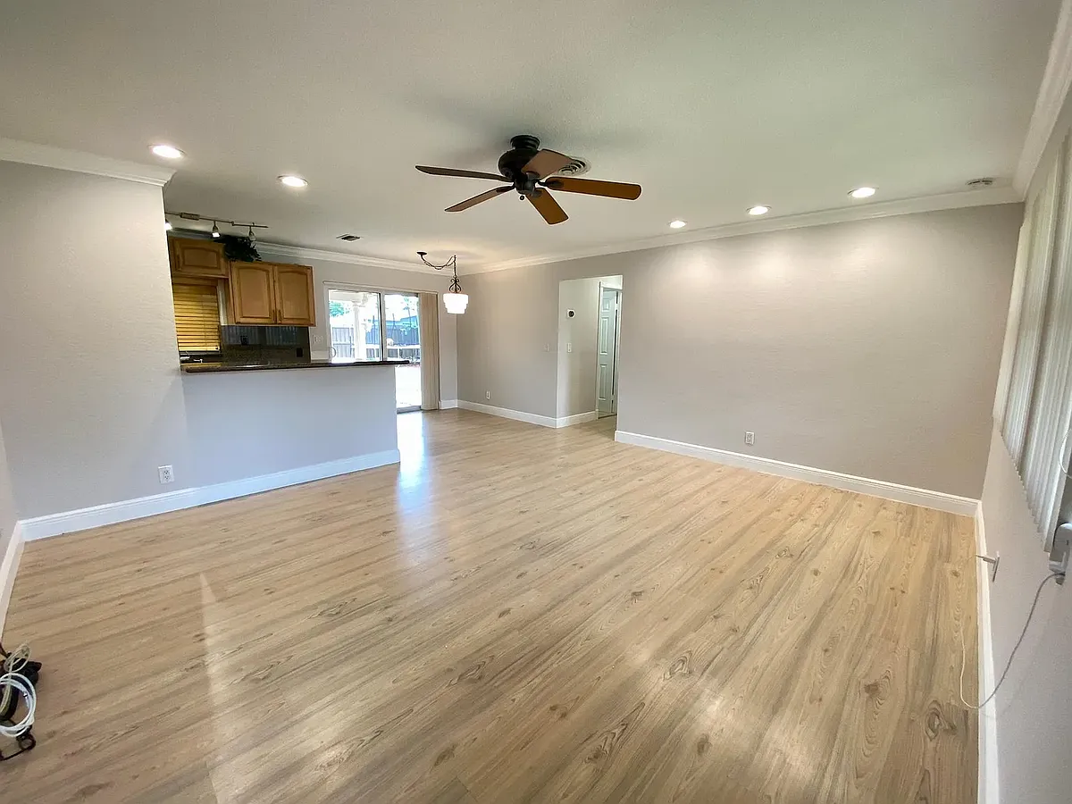 Building Photo - 9457 SW 51st Pl