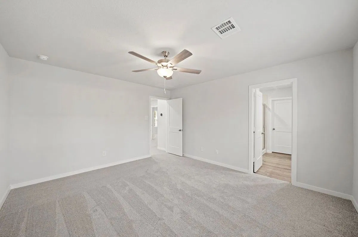 3 bed, 2.5 bath, 1678 sqft, $1,900 — Photo 3