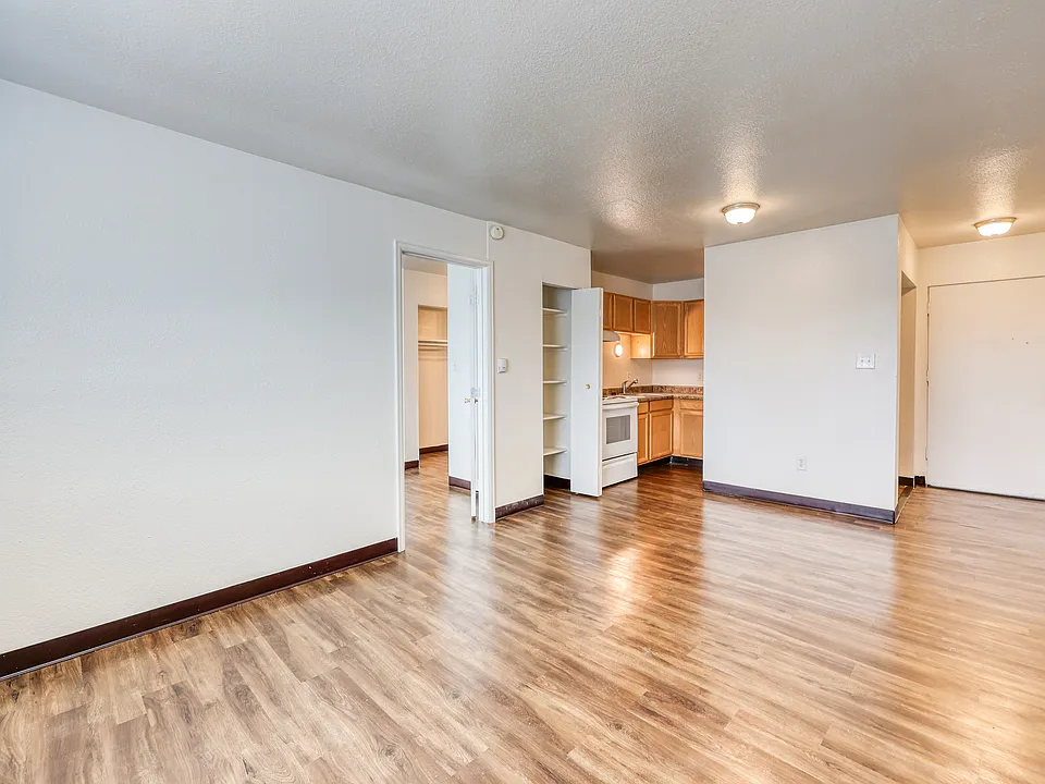 Fairway Valley Apartments