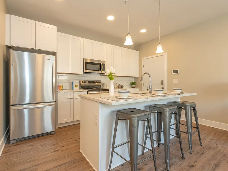 Brand New Modern Apartments — Photo 17