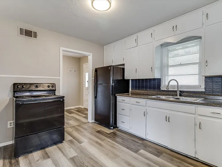 4551 S Walnut Ave — Photo 14
