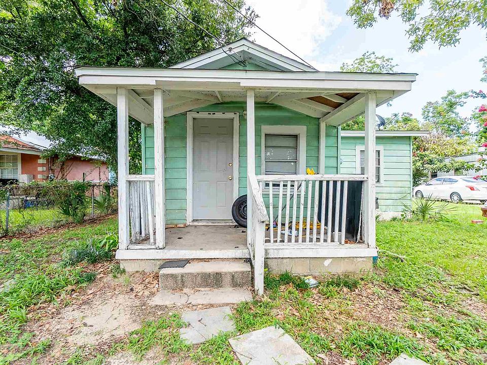1st image of 3042 N Guillemard St