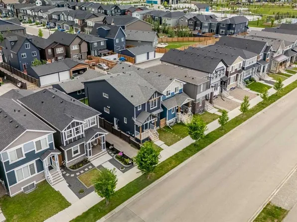 193 N Union Ave SE, Calgary, AB T3M 3E8