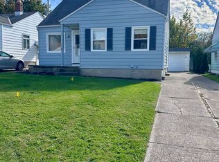 12818 Park Knoll Dr, Garfield Heights, OH