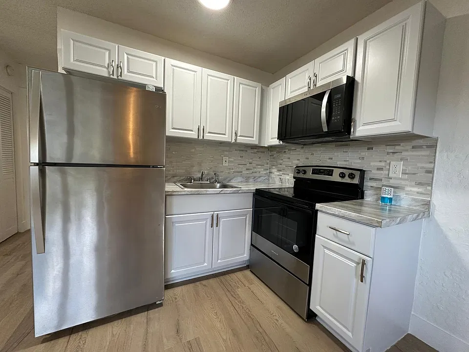 3616 NE 11th Ave #6
