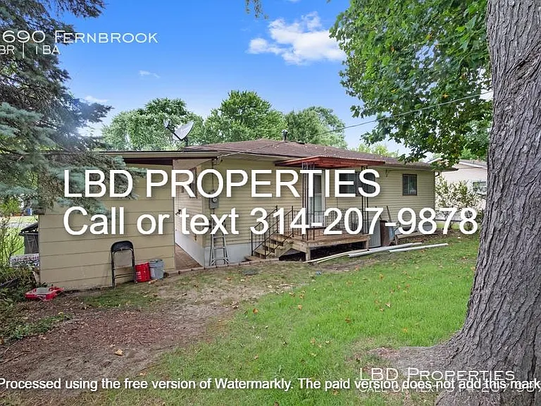 1690 Fernbrook Dr — Photo 3