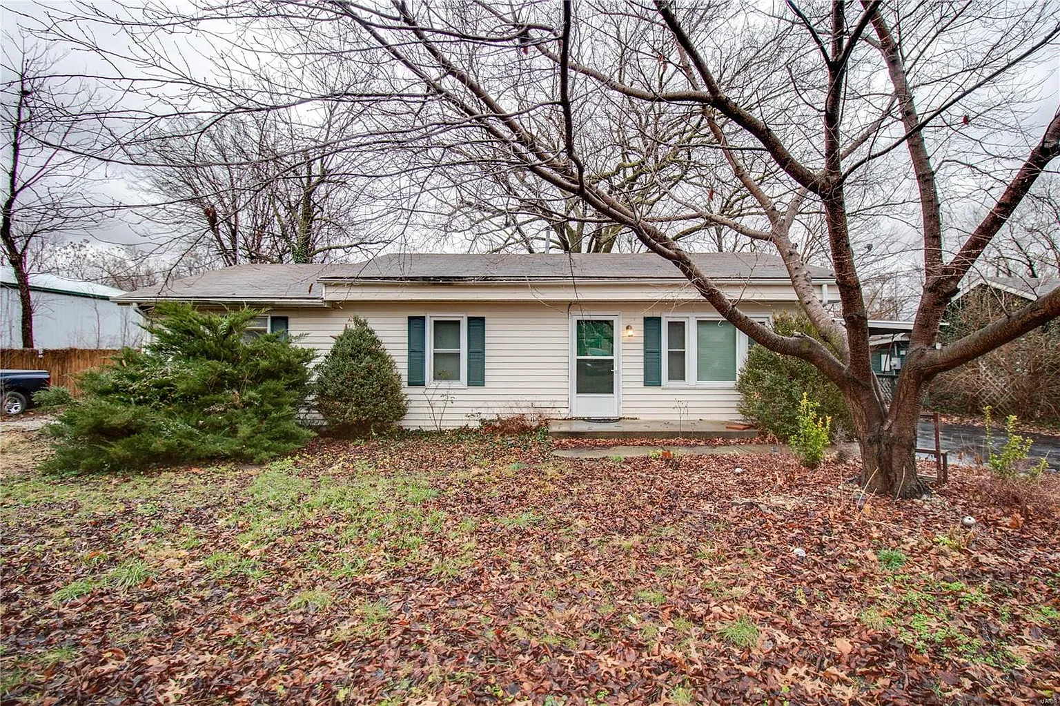 110 Stephenson Ave photo 1