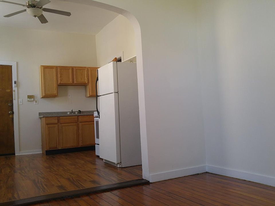 1st image of 1040 N Hermitage Ave #1W
