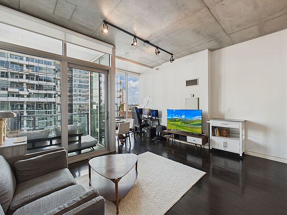 4th image of 1720 S Michigan Ave APT 704